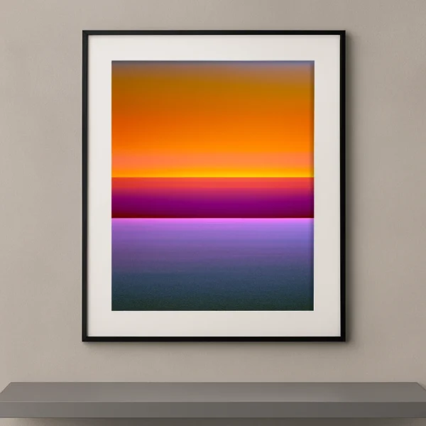 Tableau contemporain Horizon Fusion représentant un horizon abstrait composé de dégradés orange, magenta, violet et bleu au-dessus d'une mer minimaliste.