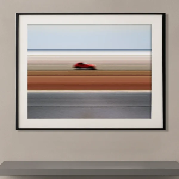 Lignes horizon voiture rouge bandes terre cuite gris route vitesse — Graphic Avenue