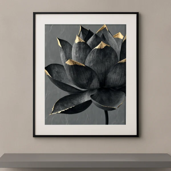 Tableau zen Lotus Noir représentant une fleur de lotus noire aux extrémités dorées sur fond gris minéral, symbole de méditation, de sérénité et d'équilibre.