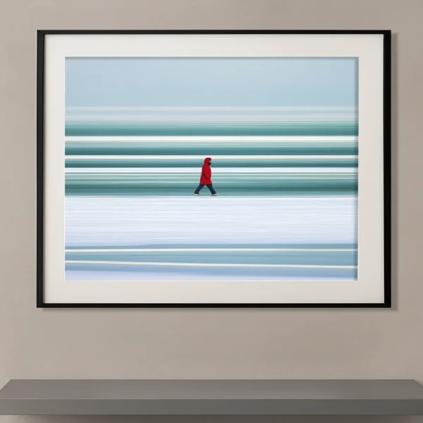 Lignes horizon manteau rouge silhouette bandes turquoise glace hiver — Graphic Avenue