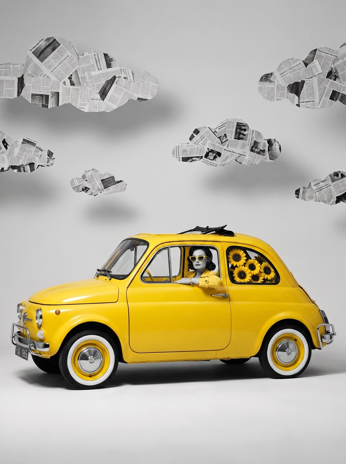 Jaune Fiat — mode vintage monochrome jaune, conductrice en Fiat 500 jaune avec tournesols, art mural premium