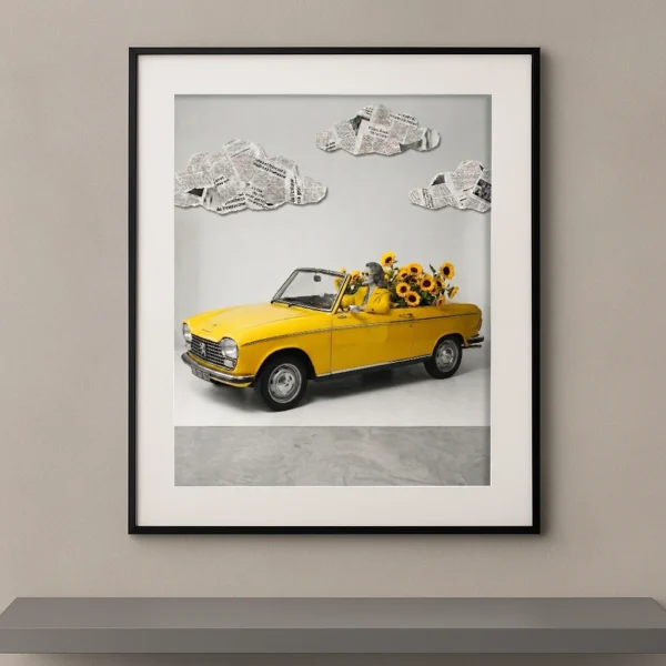 Mode vintage monochrome jaune Peugeot 204 cabriolet tournesols — Graphic Avenue
