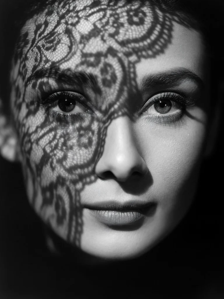 Audrey Hepburn — Dentelle de Lumière — Tableau Noir et Blanc