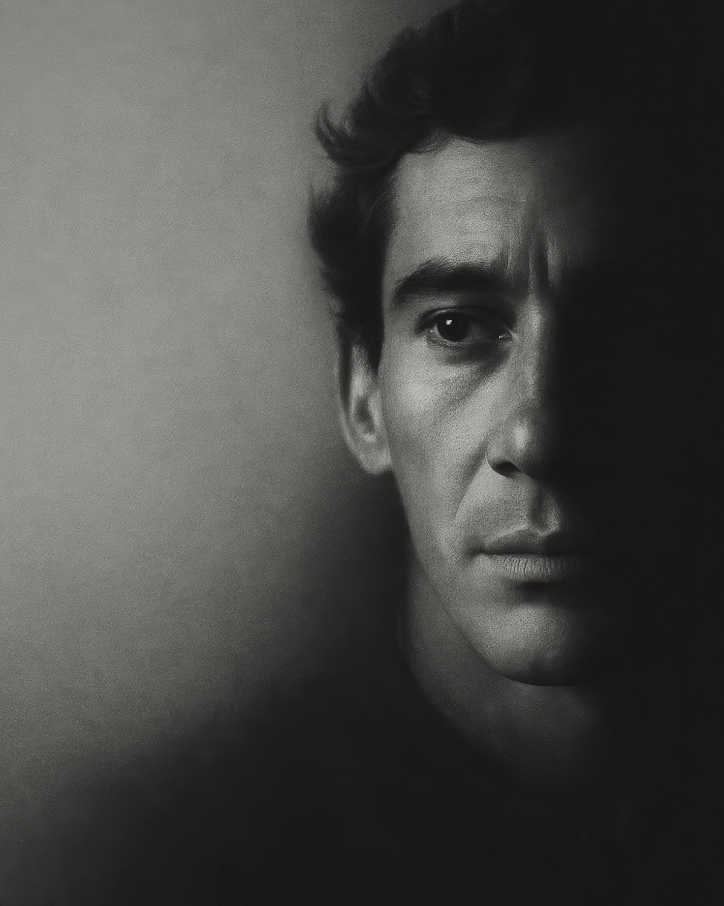 Ayrton Senna Regard — portrait noir et blanc, visage partiellement dans l'ombre, pilote de F1, art mural premium