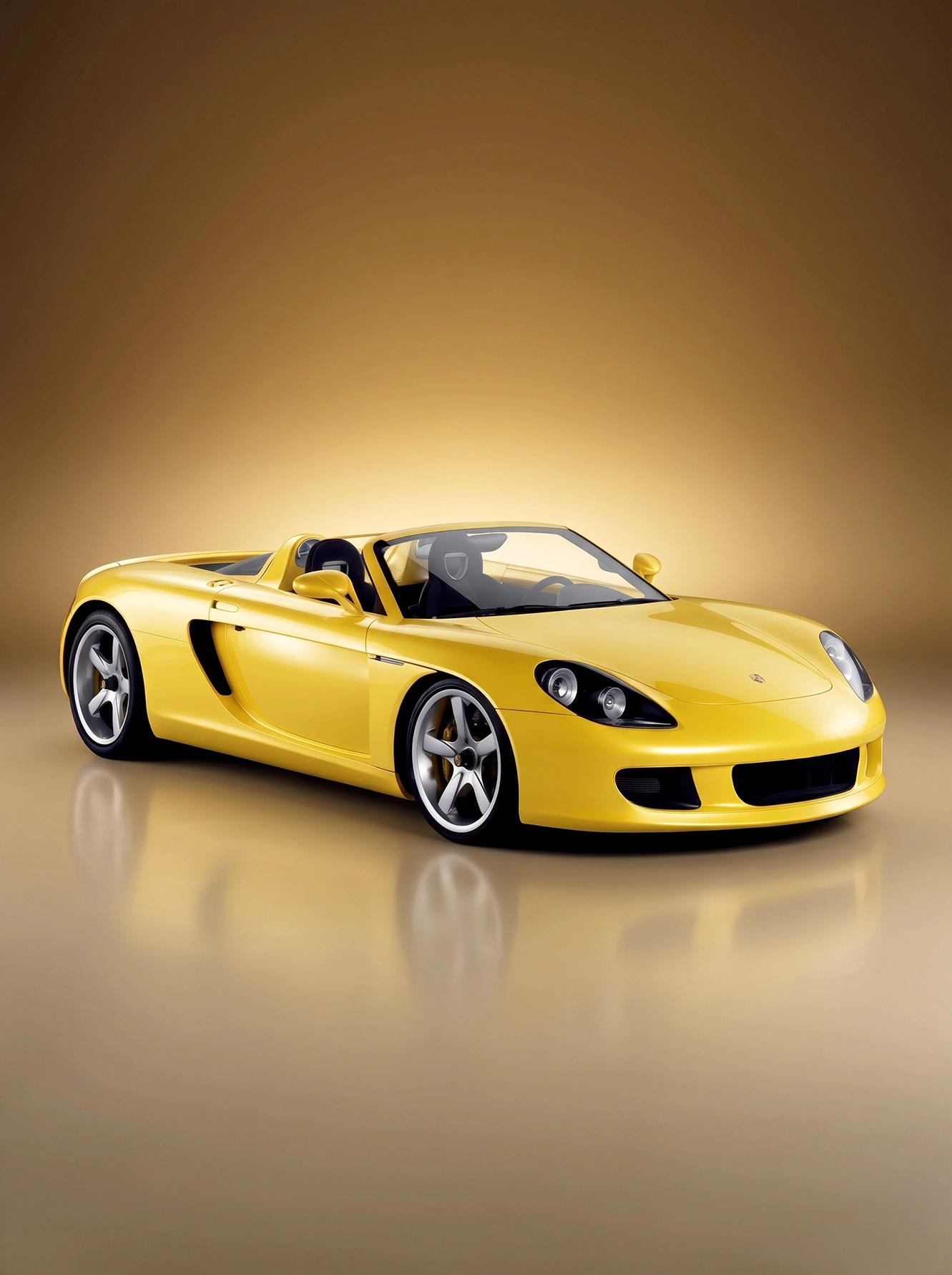 Carrera GT Gold Horizon — Porsche Carrera GT en jaune doré, lignes tendues, art mural premium
