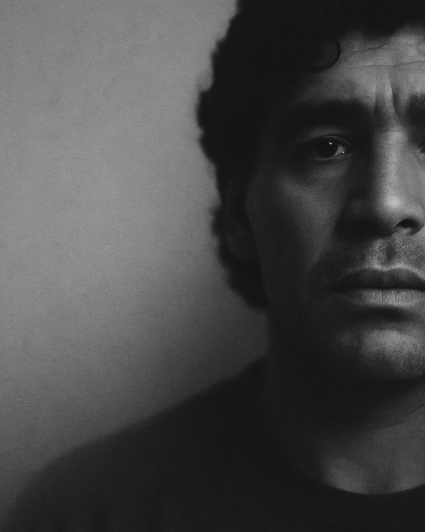 Diego Maradona Légende — portrait noir et blanc, force et charisme, légende du football, art mural premium